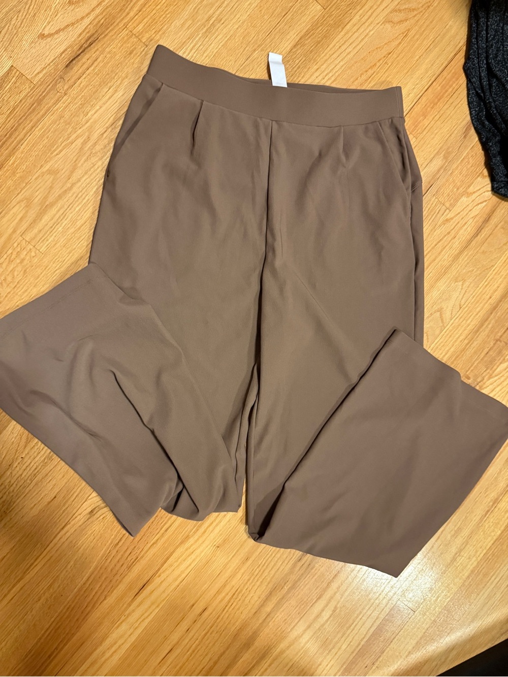 Halara Women’s Brown Performance Pants- tall